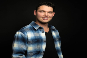 Zanger Maico lanceert nieuwe single weer in radioprogramma de Matinee