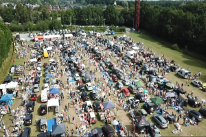 Kofferbakverkoop zoekt hulp en start verhuur plekken