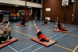 Sporten in een gemoedelijke en ontspannen sfeer bij zaalsportapeldoorn