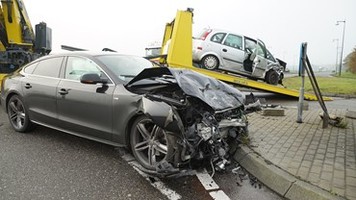RT rtvapd: Gewonden bij botsing op kruising: APELDOORN - Bij een verkeersongeval in Apeldoorn zijn maandagochtend twee gewonden gevallen.