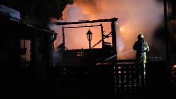 RT rtvapd: Dode bij uitslaande brand in stacaravan: LIEREN - Bij de brand in een stacaravan in Lieren (gemeente Apeldoorn) is in de nacht van maandag op dinsdag een dode gevallen.