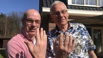 Jan de Hoop trouwde meteen na de invoering van het homohuwelijk: UDDEL