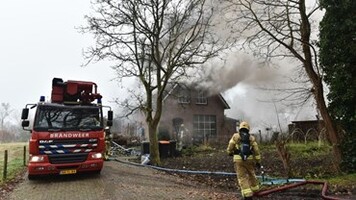 RT rtvapd: Uitslaande woningbrand in Wenum-Wiesel, bewoners tijdig in veiligheid: WENUM-WIESEL