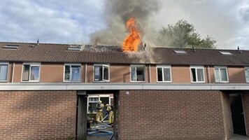 RT rtvapd: Drie woningen lopen schade op bij uitslaande brand: APELDOORN